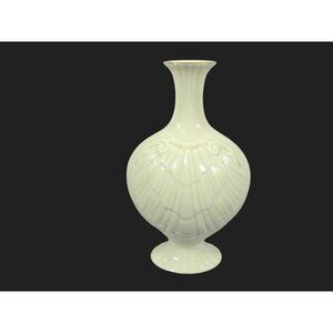 Lenox Bud Vase With Embossed Clam Shell Design & Gold Rim Hallmark Stamped Beige